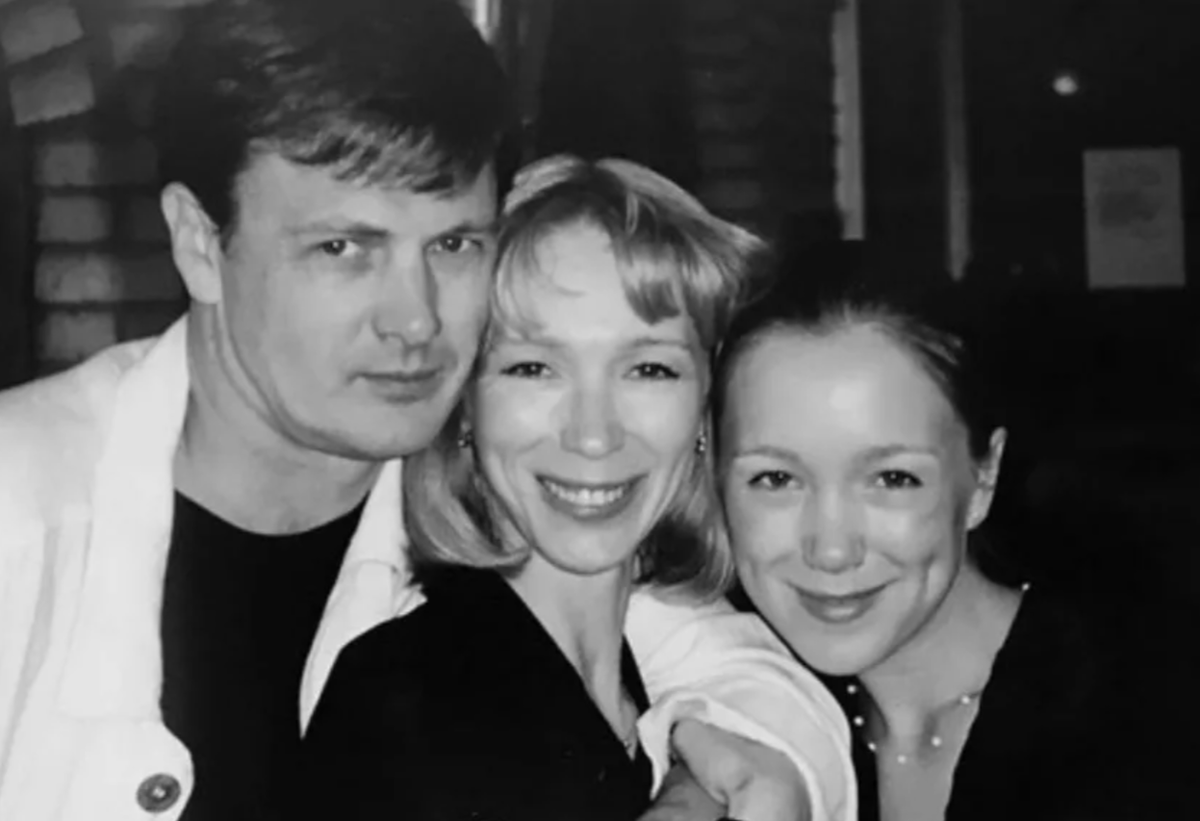 Марина Левтова с мужем и дочкой