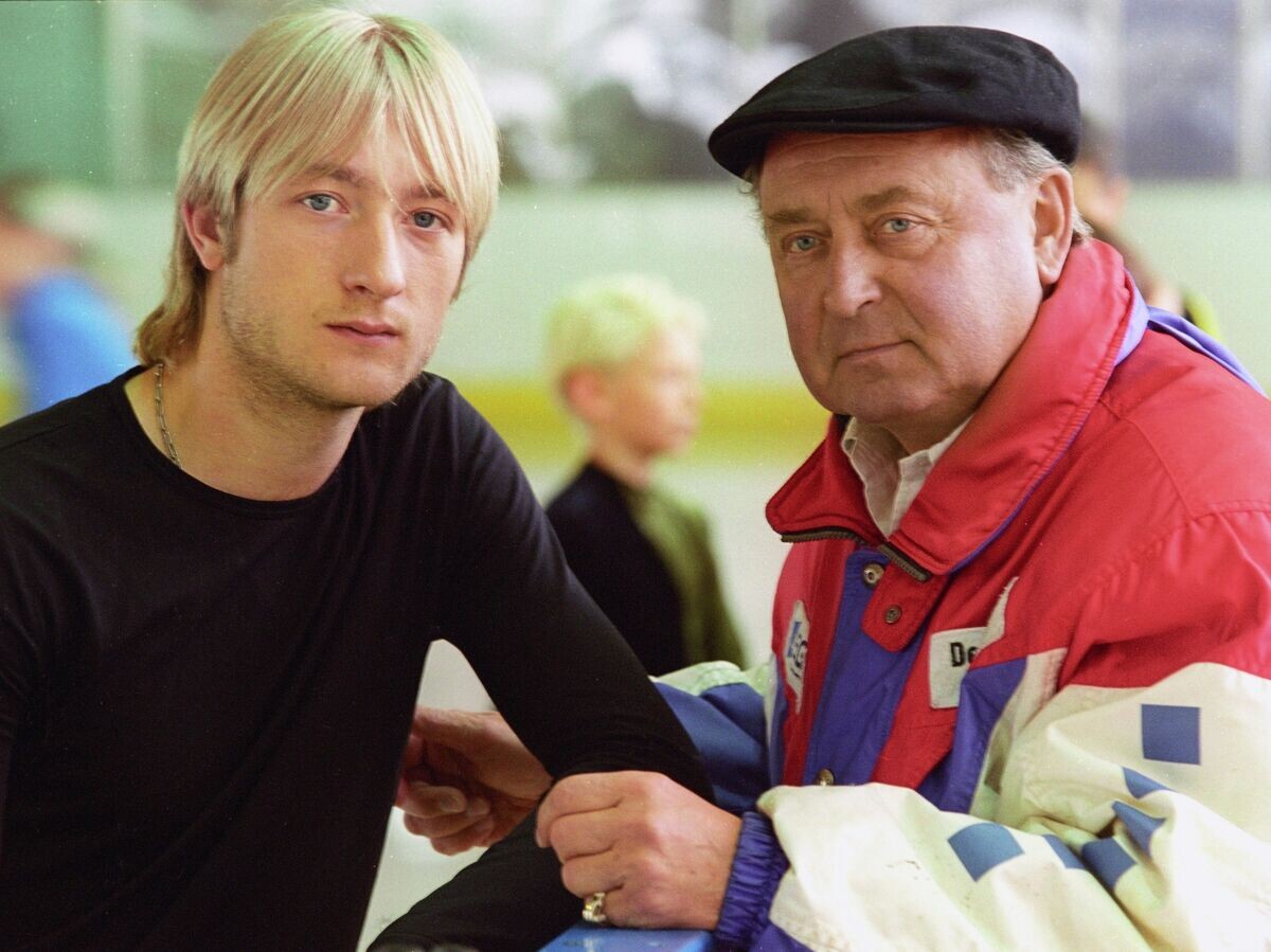    Российский фигурист Евгений Плющенко и тренер Алексей Мишин (слева направо) | © РИА Новости / Владимир Вяткин