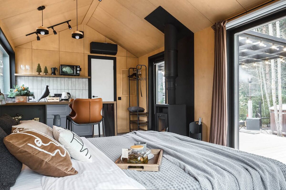 Домик с камином "Под кронами" 