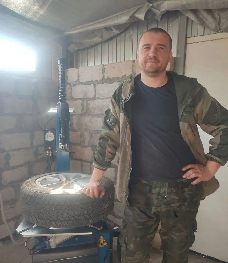    Максим Шургаев заключил соцконтракт и развивает шиномонтажный бизнес Фото: Администрация Курского округа