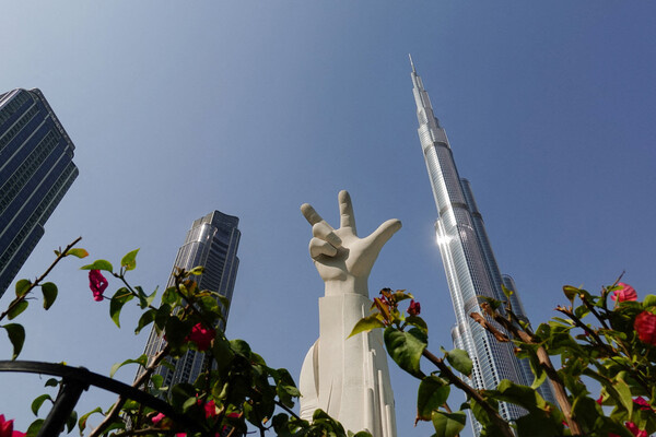 Вид на небоскреб Бурдж Халифа в Дубае / Amr Alfiky/Reuters   📷