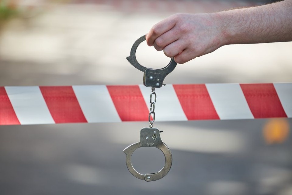    Мужчина зарезал знакомого в гараже, а затем ножом и молотком расправился с его женой Николай ОБЕРЕМЧЕНКО