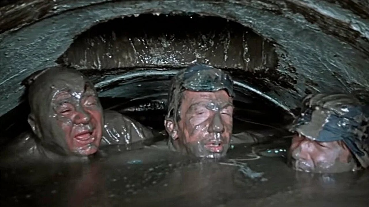 Когда весной снег резко начал таять ))