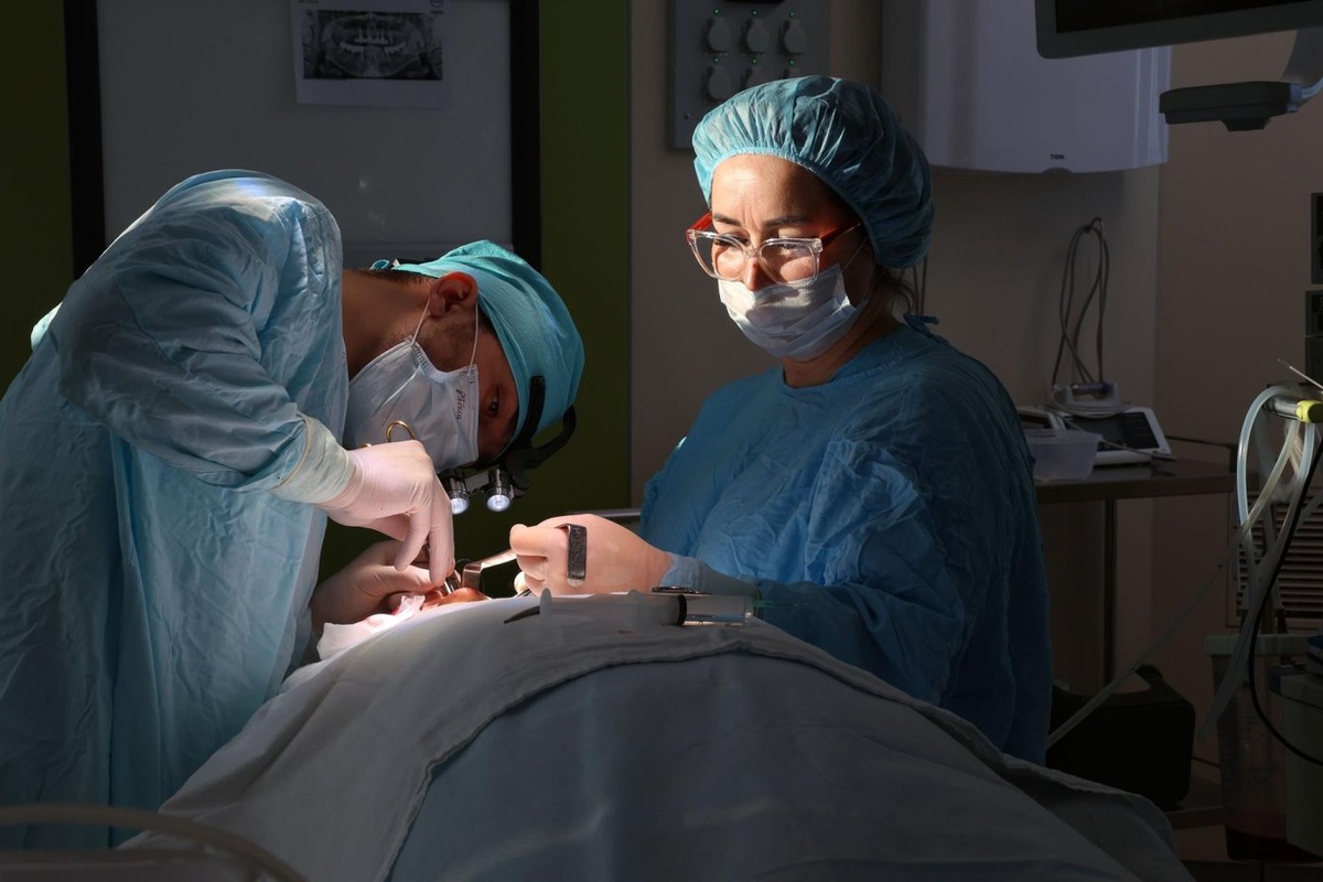    В Нижневартовской больнице наставник с 30-летним стажем воспитала себе смену