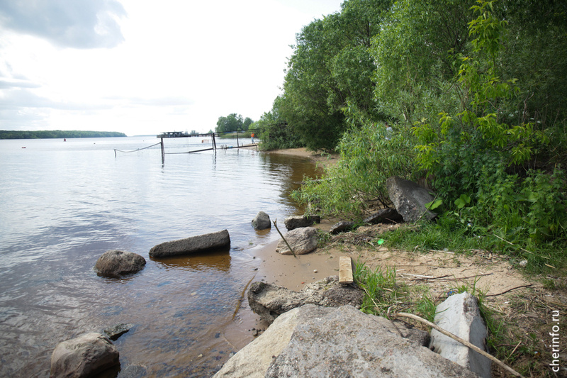    Речь идет о Рождественской набережной на участке от Октябрьского моста до Ломоносова.