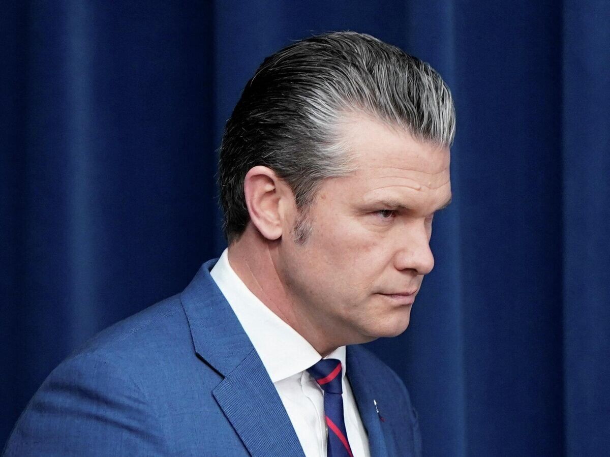    Глава Пентагона Пит Хегсет во время брифинга в Вашингтоне | © REUTERS / Elizabeth Frantz