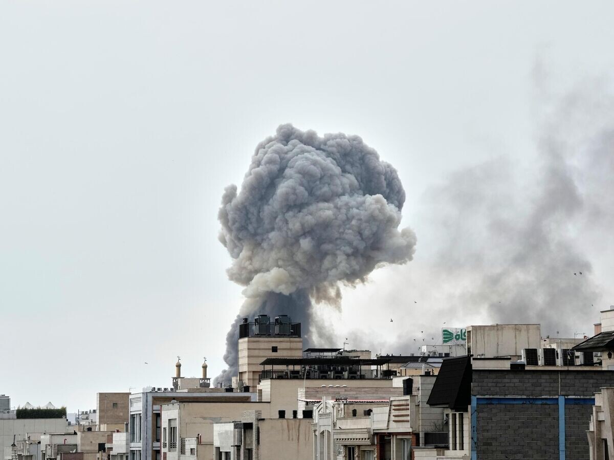    Дым на месте взрыва в Тегеране | © AP Photo / Vahid Salemi