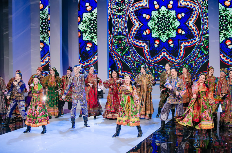 Коллекция Вачеслава Зайцева «Павлопосадские платки»