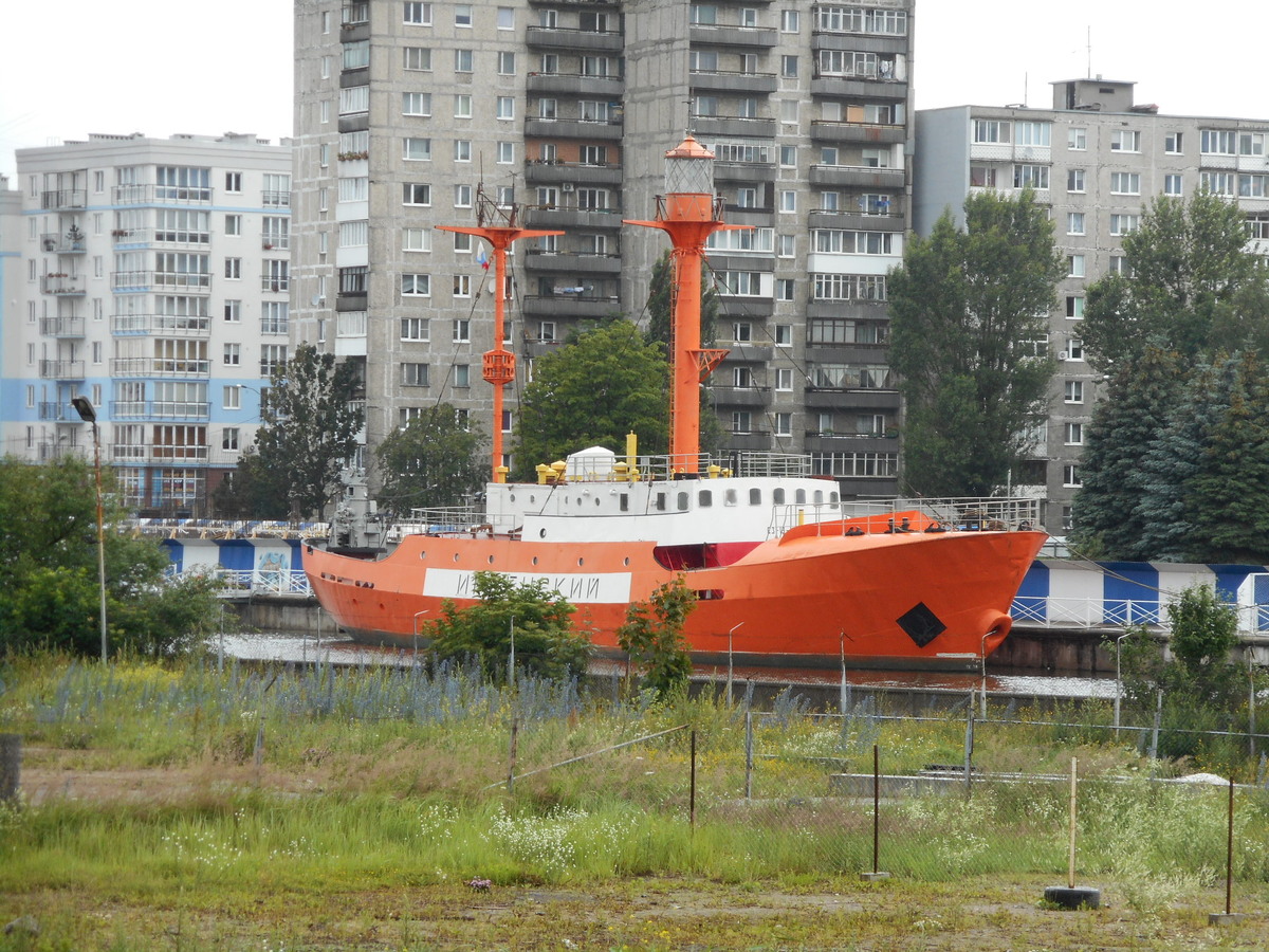 Пока - только забор. Листайте