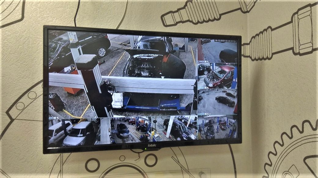 Пол часа мял пятую точку, че то там лазил вокруг, примерялся, с коллегами "поговорить" успел, по итогу сама диагностика длилась минут 10 со снятием колес, а просидел я не меньше часа((