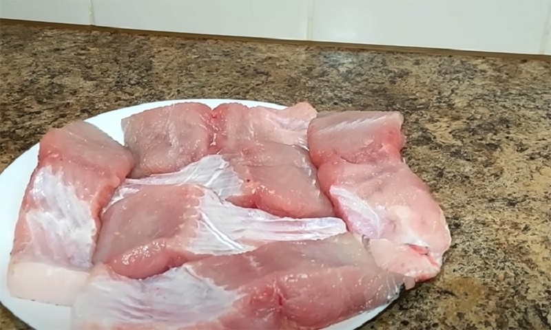 Рыба на сковороде тонко, нежно, вкусно: толстолобик как шедевр домашней кухни