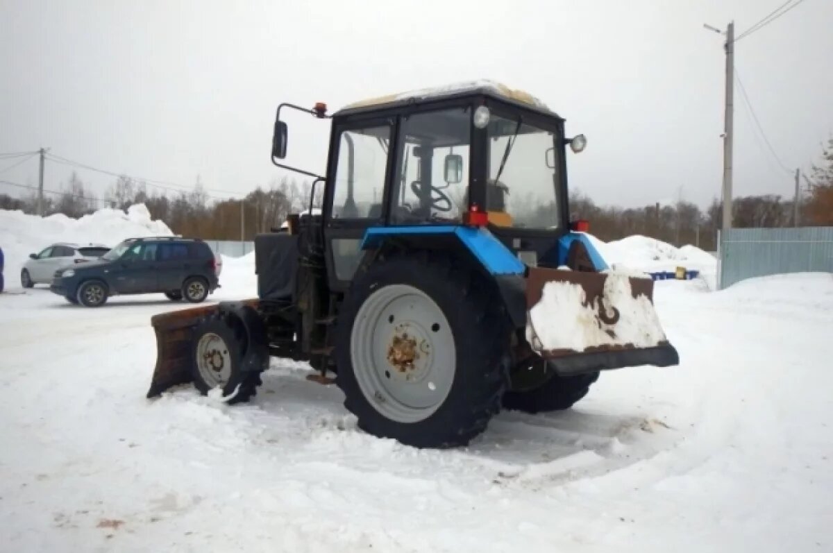    В Лакинске мужчина угнал трактор, чтобы расчистить себе парковочное место