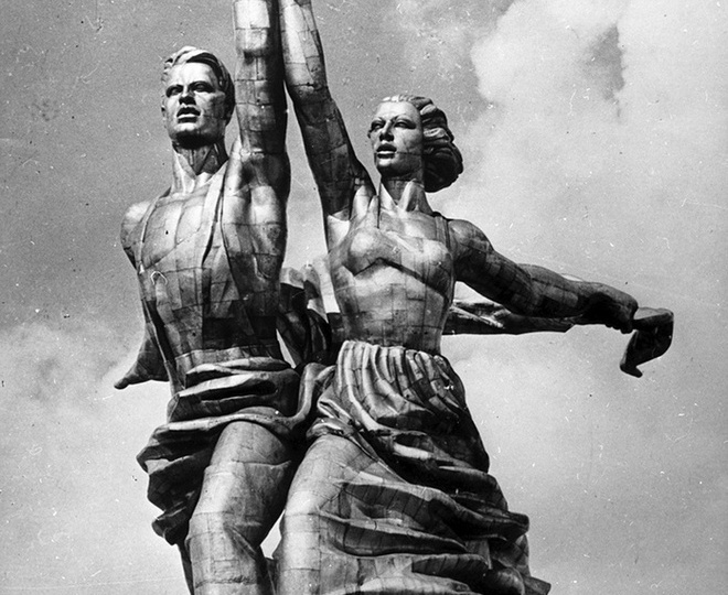 Скандал вокруг Веры Мухиной: почему её лишили триумфа и вспомнили «лицо Троцкого»