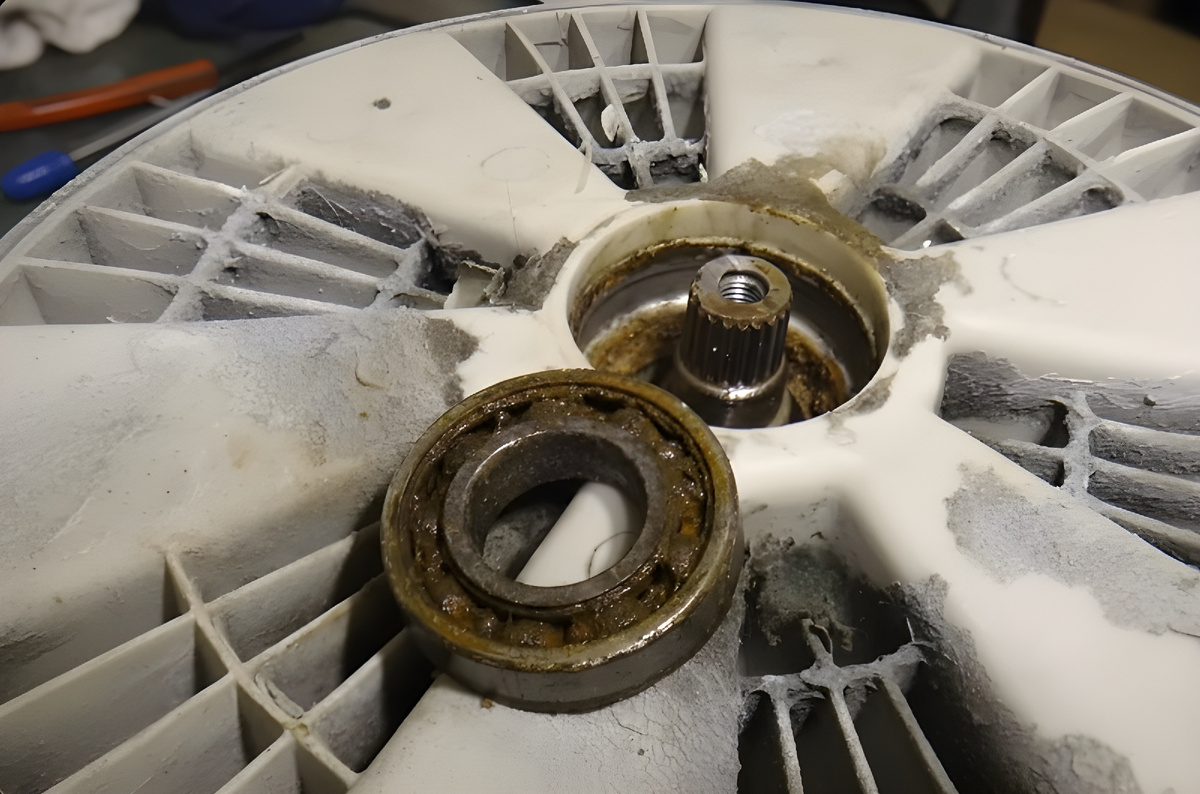 Подшипники — один из самых нагруженных узлов. Через несколько лет эксплуатации они уже не в заводском состоянии.