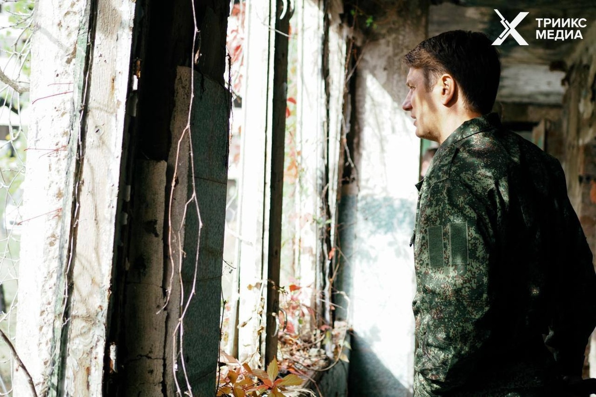 Александр Константинов в сериале «Новая земля» // Фото: кинокомпания «Триикс Медиа» 