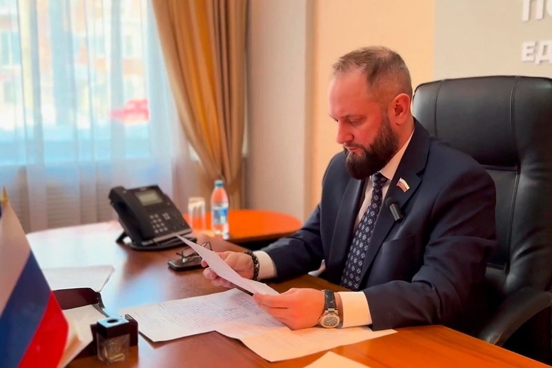    Пострадавшие обратились в региональную общественную приемную "Единой России" к депутату Заксобрания Антону Холодову