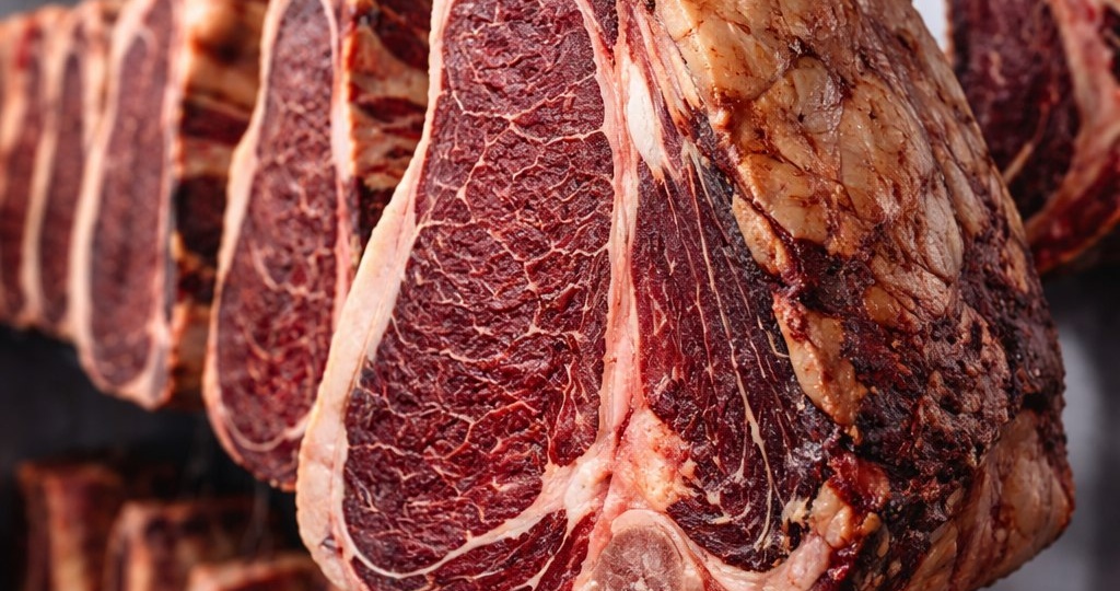Глаз да глаз: как определить степень зрелости говядины и не прогадать с ужином