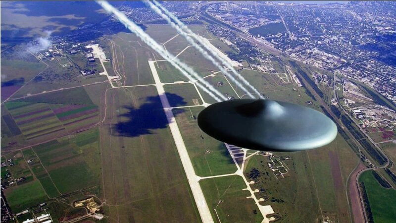     НЛО над аэродромом Александра Аксенова