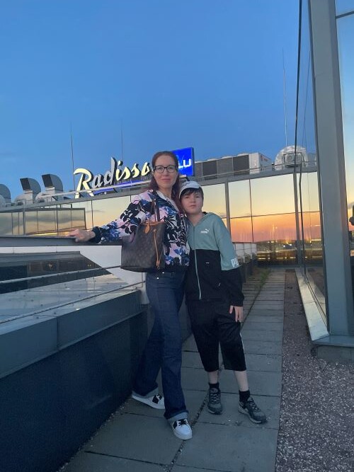 Автор с сыном на крыше отеля Radisson Blu Moscow. Остановились на ночевку в Москве по пути из Уфы в Санкт-Петербург.