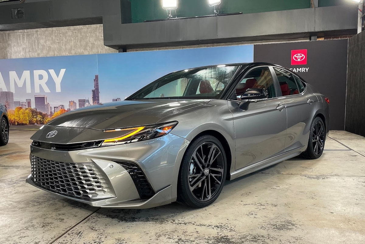Toyota Camry XSE 2026 предлагает выгодную комбинацию потребительских параметров за приемлемые деньги