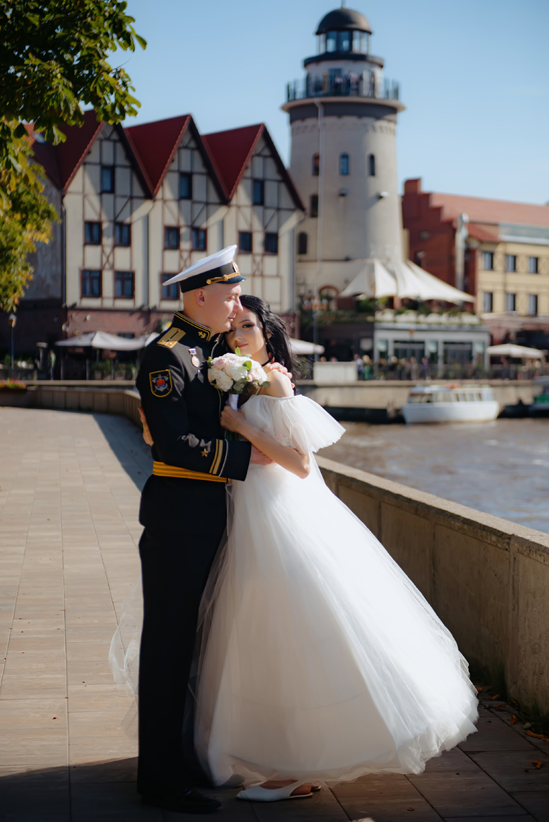 Архитектура Рыбной деревни создает атмосферу настоящей европейской сказки для вашей свадебной фотопрогулки.