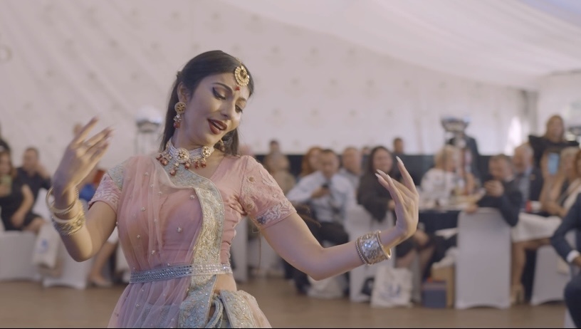 Выступление Рози Агарвал на корпоративном мероприятии 