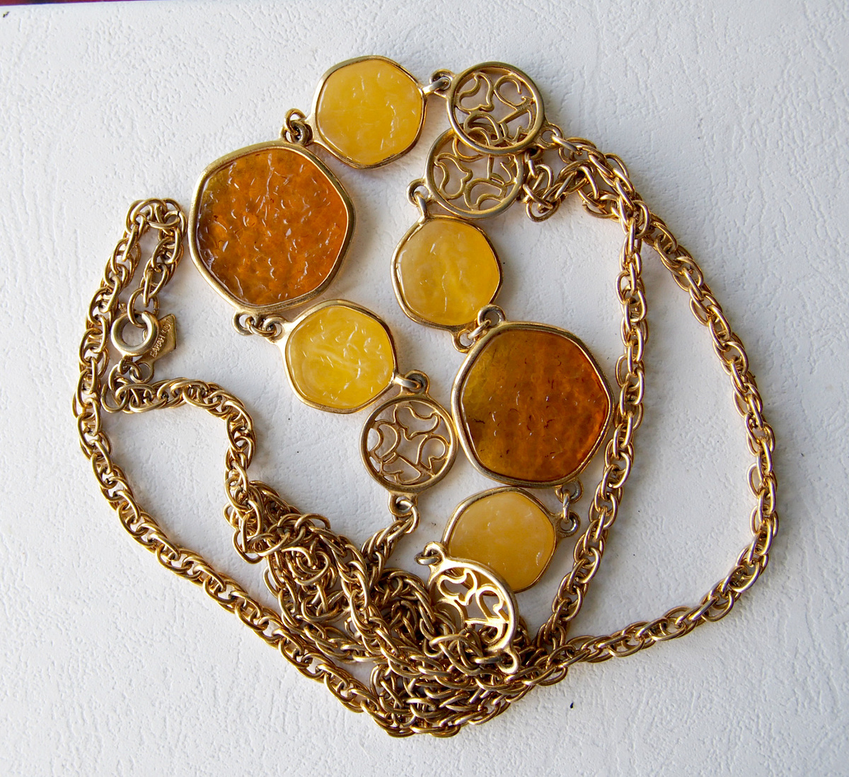 Фото автора. Колье "Вкус меда" (Test of Honey) от компании Sarah Coventry. 1974-1979 гг выпуска