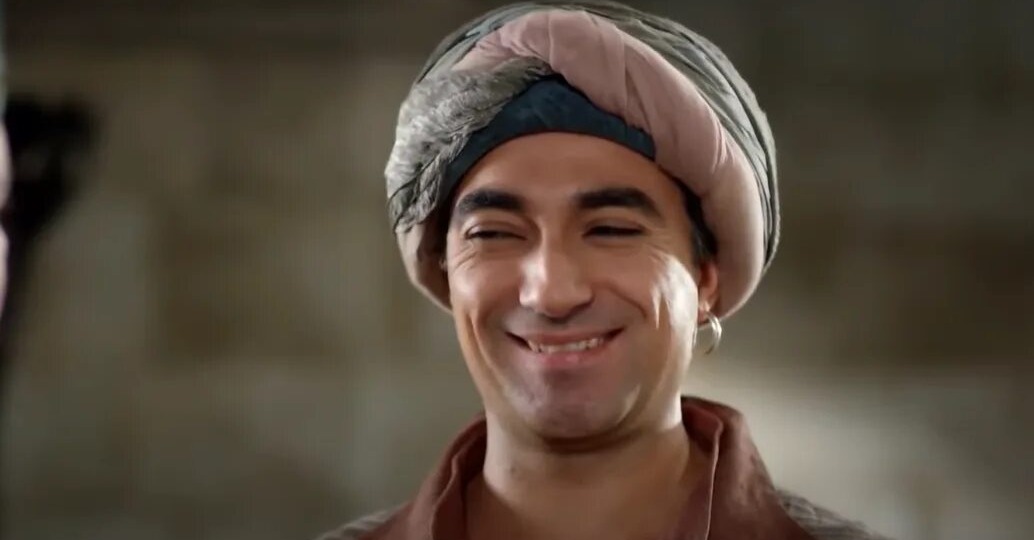 Попугай Реджеп и Сюмбюль-ага: Неожиданный Поворот в Гареме