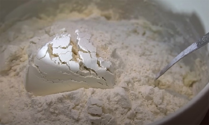 Грузинские пирожки за считанные минуты: быстрый рецепт на мацони, который захочется готовить снова и снова