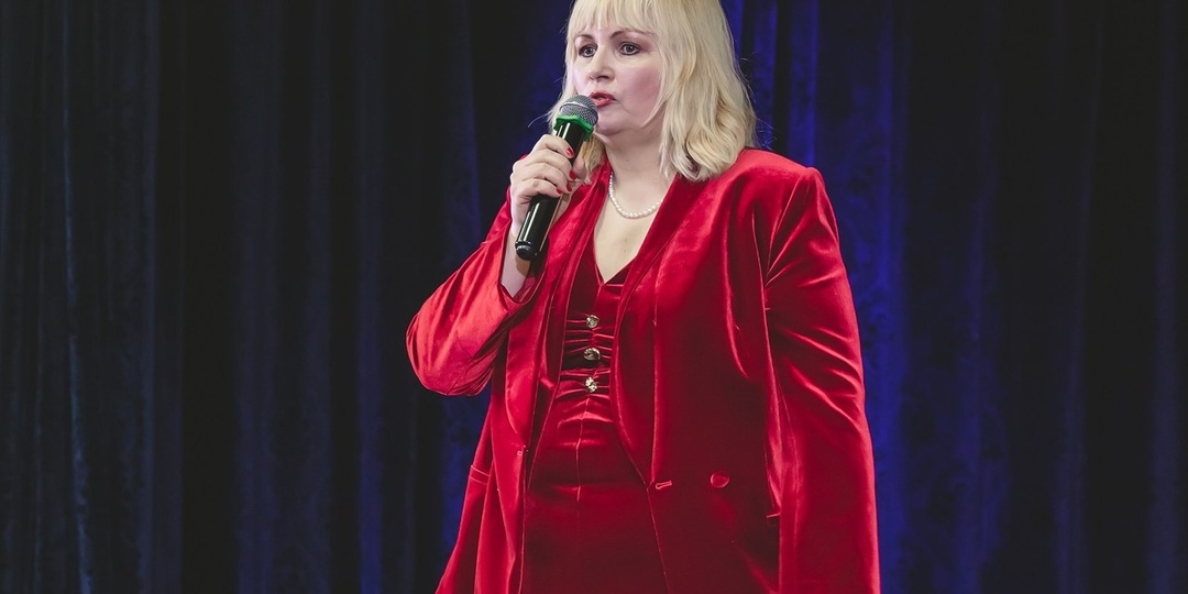 АГИТБРИГАДА "КРАСНАЯ ПЛОЩАДЬ".