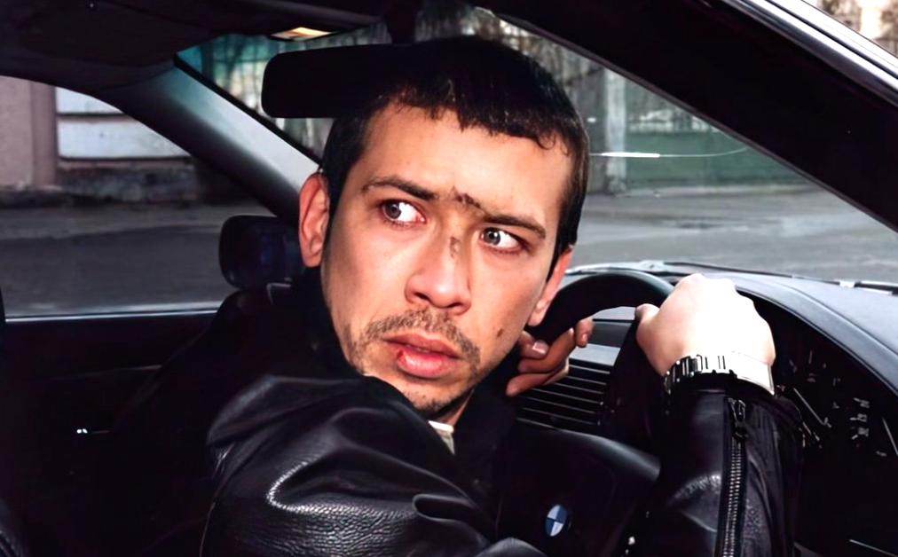 на фото Андрей Мерзликин в "Бумере"