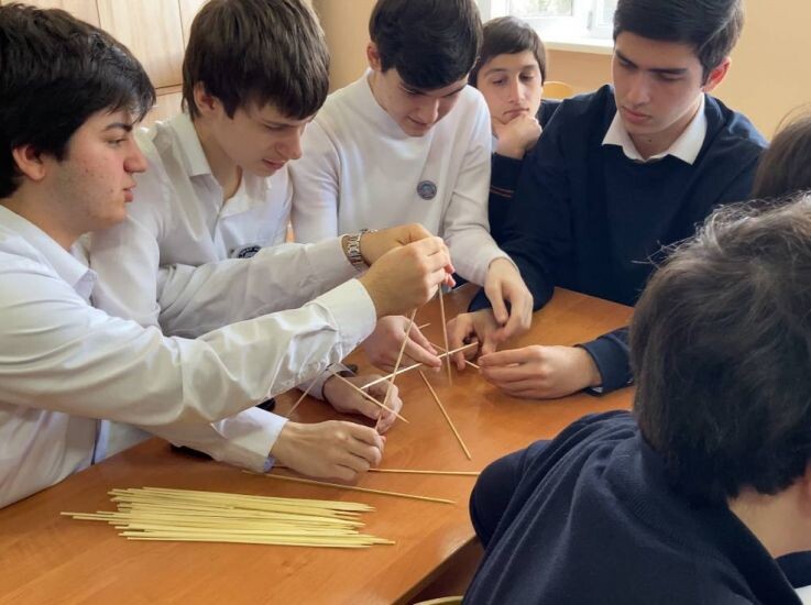    ТехноНаставничество стирает границы – будущие инженеры России и Абхазии готовят общие проекты