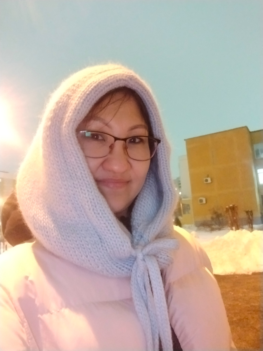 Но я ещё не решаюсь. Полюбила этой зимой  капоры . Нежные. Мягкие. Воздушные  словно зефир . 