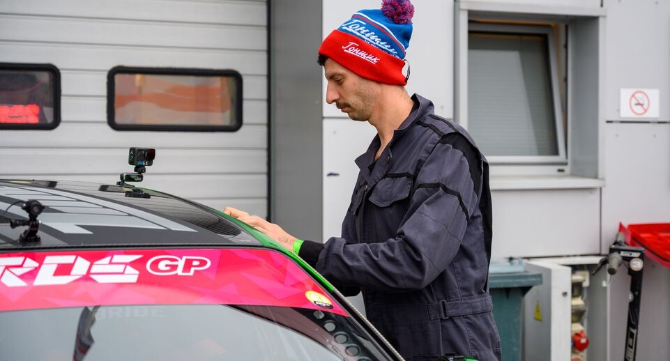 Можно ли «переобуваться»: Минтранс дал рекомендации столичным водителям