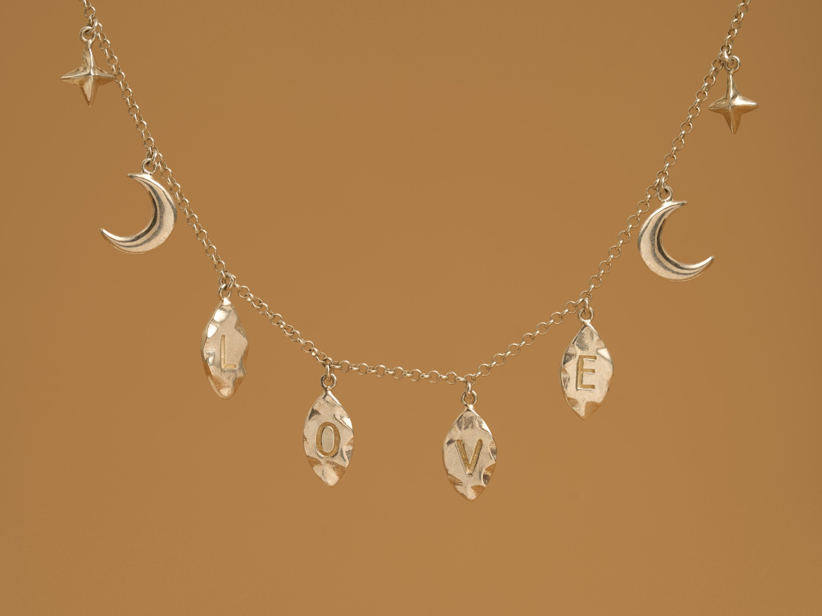 чокер "Быть Любовью" 