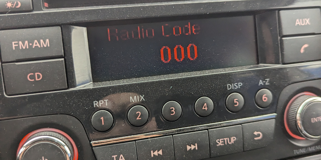 Где найти пароль от штатной магнитолы?