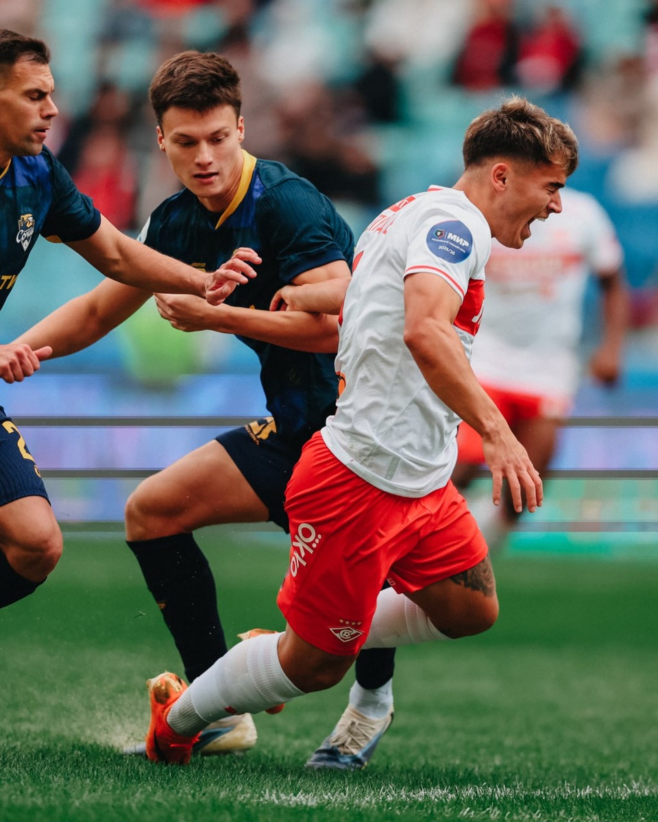     Хуан Карседо начал с победы. «Спартак» впервые увозит три очка из СочиАлександр Владыкин