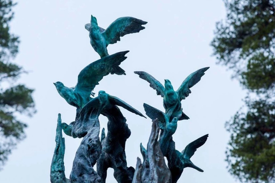    Памятник установили в Саду Милосердия. Фото: Смольный