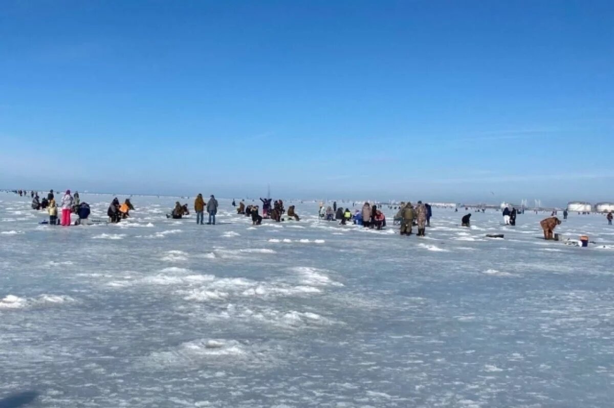    Проваливаются и тонут.