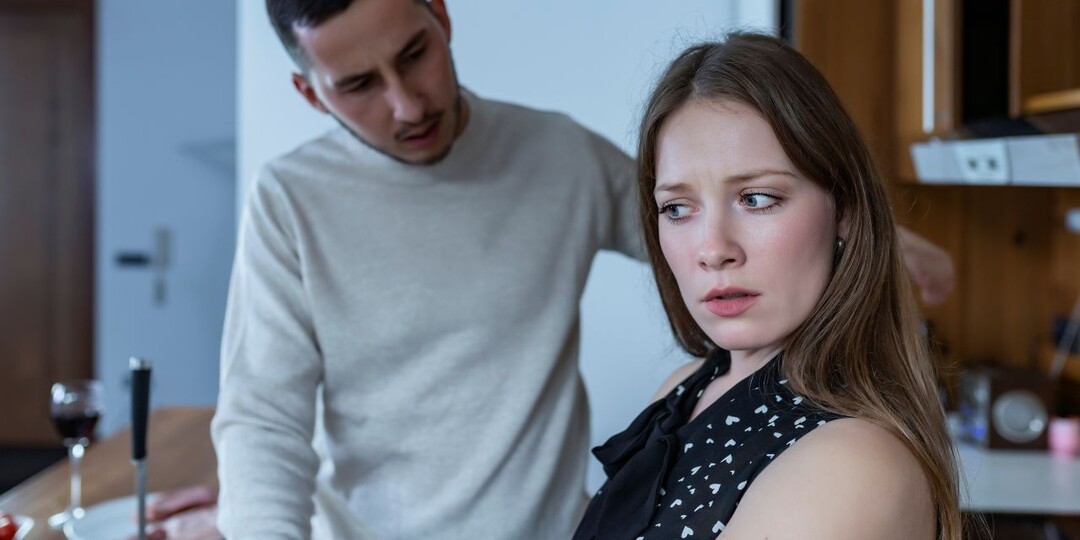 – Разве мой муж не сказал, что беден? Квартира, машина и дача мои? – улыбаюсь любовнице. Часть 5