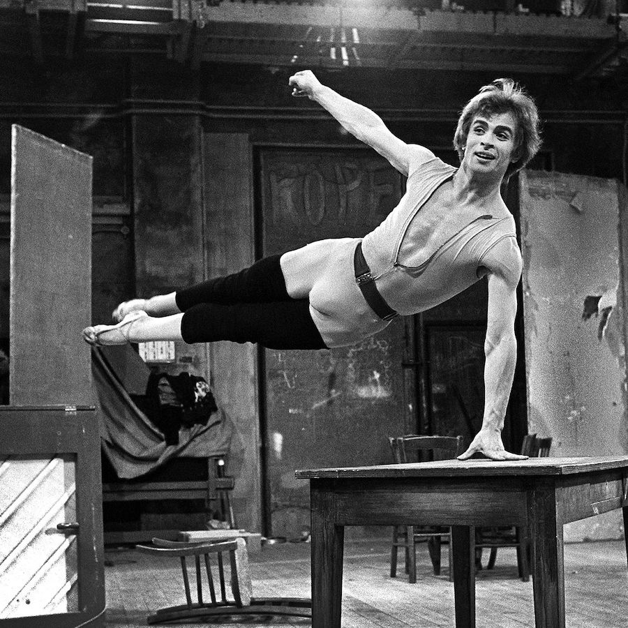 НУРИЕВ ЗА РАБОТОЙ 