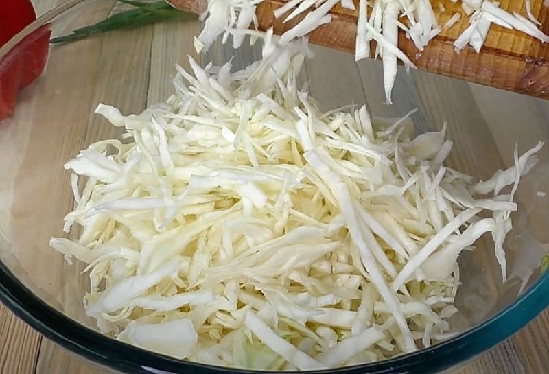 Быстрый капустный пирог с курицей: сытный ужин без хлопот и замеса