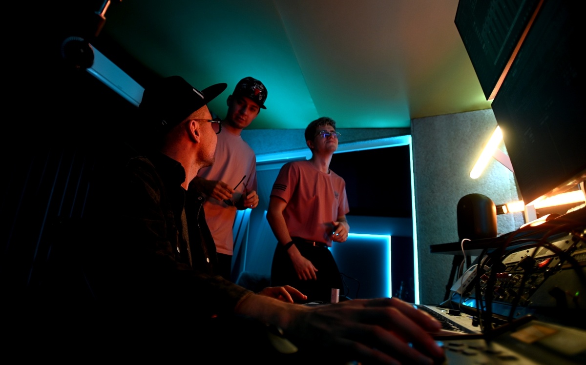 Студия звукозаписи Шум records , Дербеневская набережная 13\17 к2 Москва