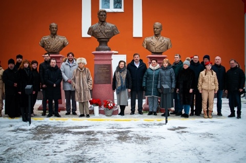 В Чкаловске открыли бюсты Байдукова и Белякова