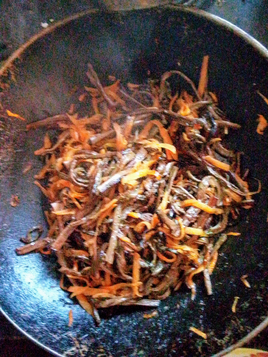 Так выглядит приготовленный сахалинский папоротник страусник