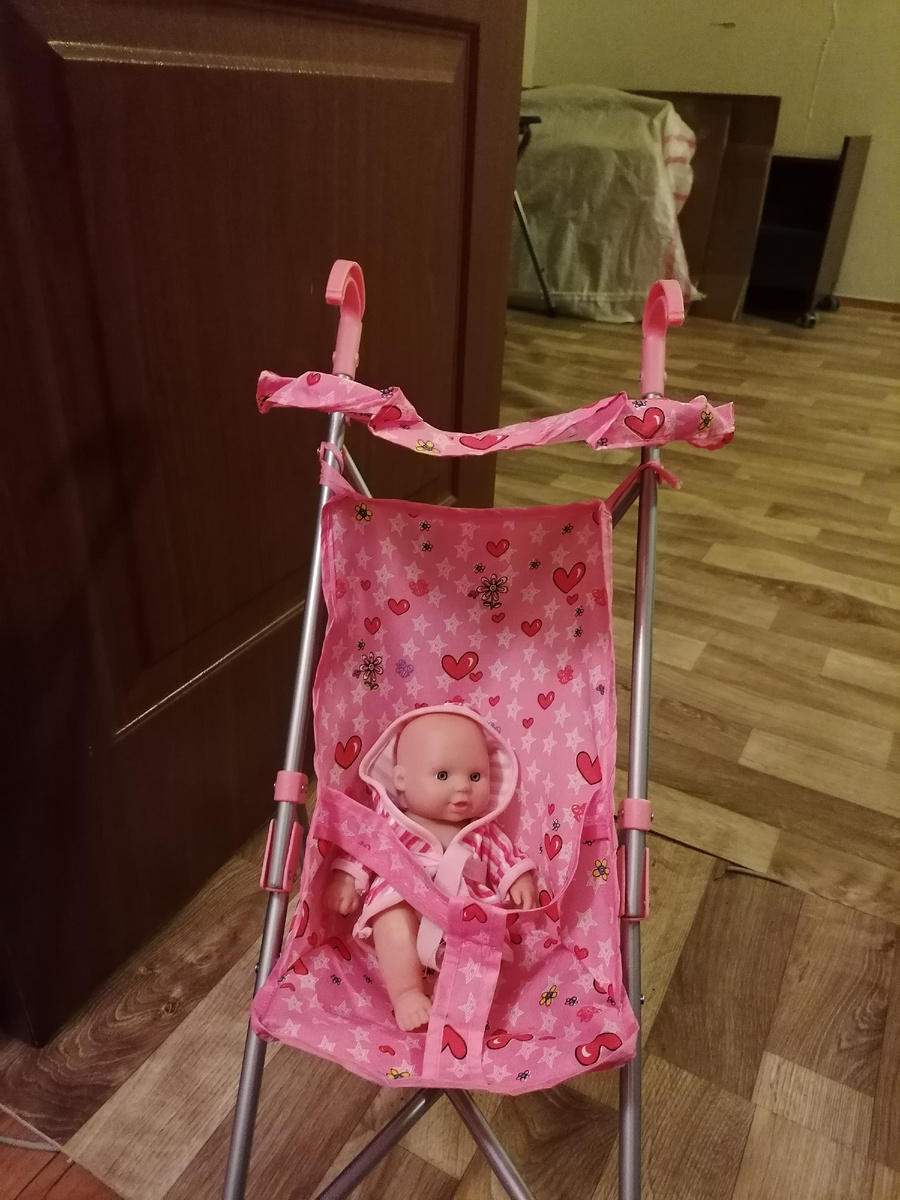 Первую игрушку которая привезла дочь ей тогда не было 2 лет 