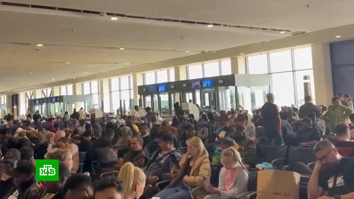    Аэропорт    Абу-Даби    возобновил регистрацию на рейсы в Москву