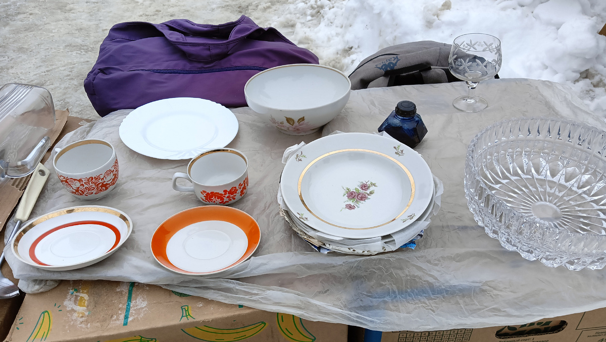 Барахолка в сыром феврале. Фото автора 