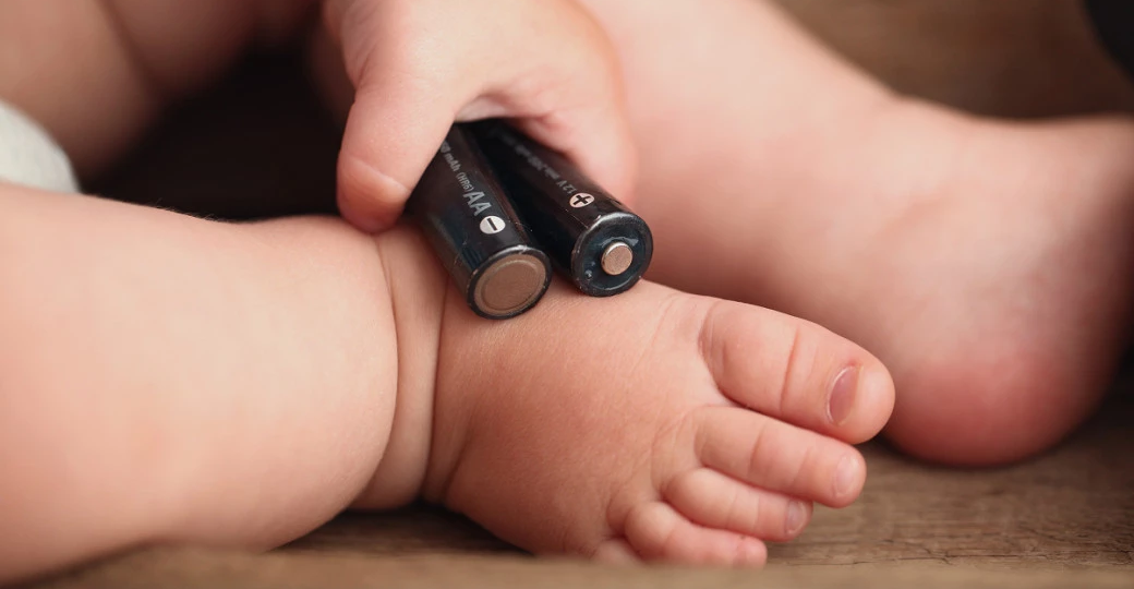 «Вы не беспокойтесь, это же монетка. Вот если бы это была батарейка, — тогда было бы страшно»