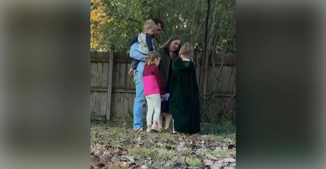 Мама устроила похороны для вшей, когда дочь расстроилась из-за убийства жучков